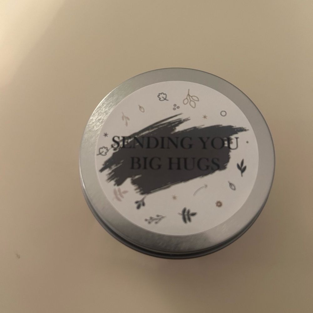 ‘Sending You Big Hugs' Candle